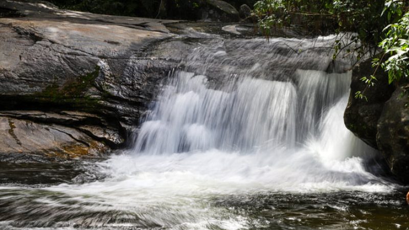 Conheça a Pedra que Engole em Trindade - Vila de Paraty - RJ